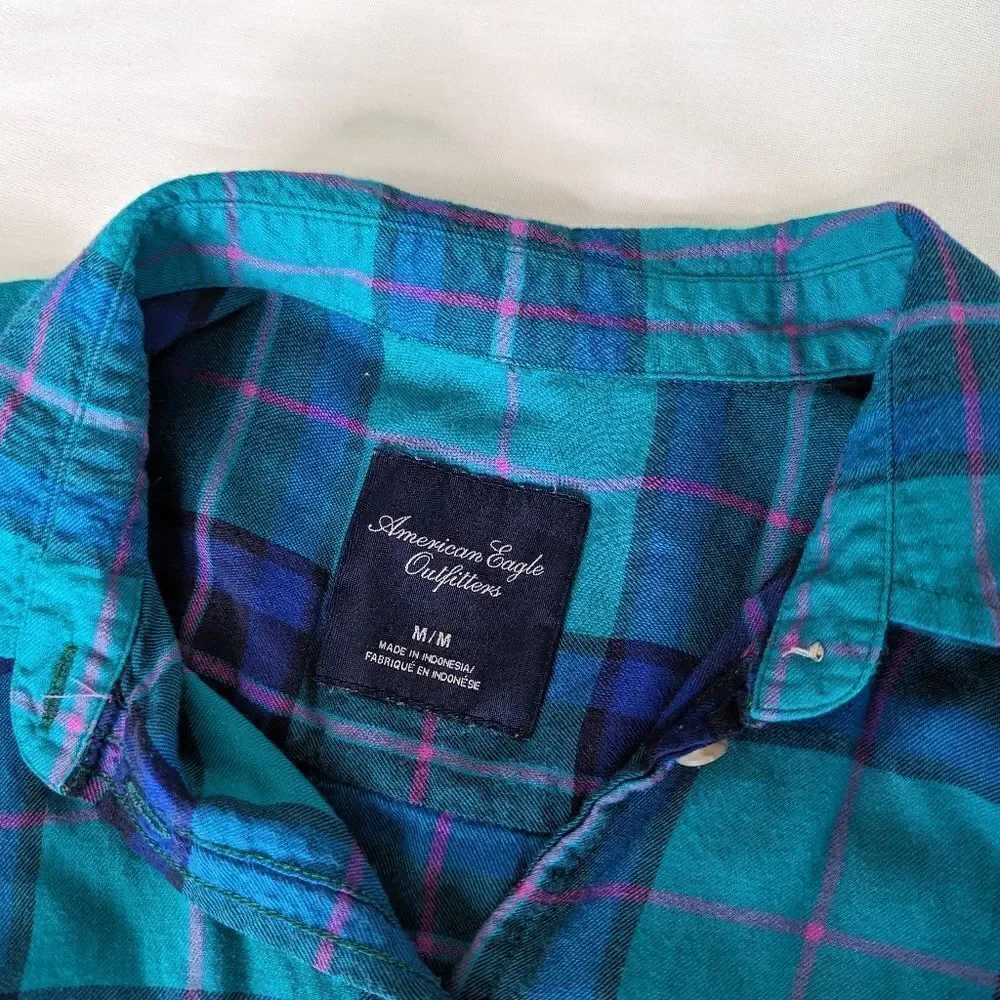 AE AMERICAN EAGLE OUTFITTERS Teal Plaid Button Down